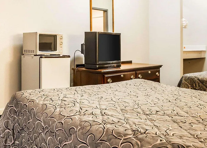 Econo & Granite - St Louis 3*